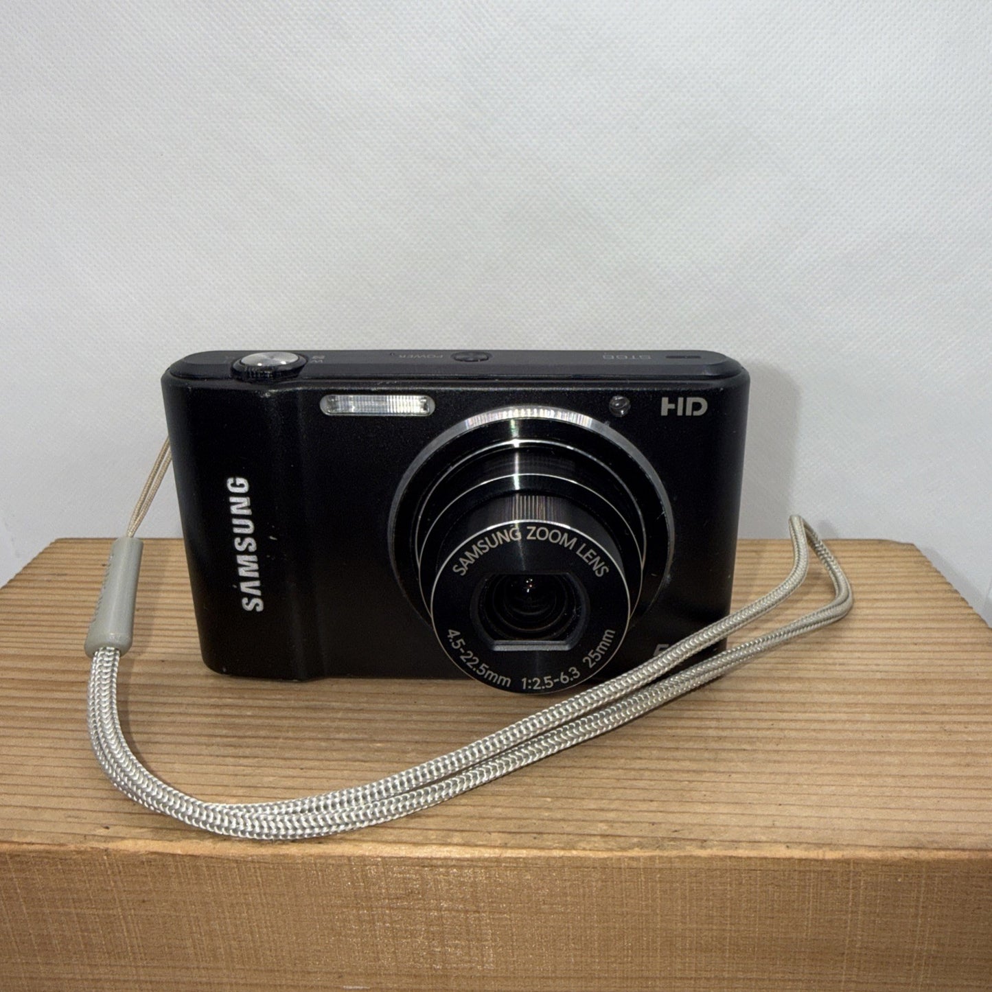 Samsung Digital Camera ST66 16.1MP Tested Working + Charger Battery 4GB SD Card