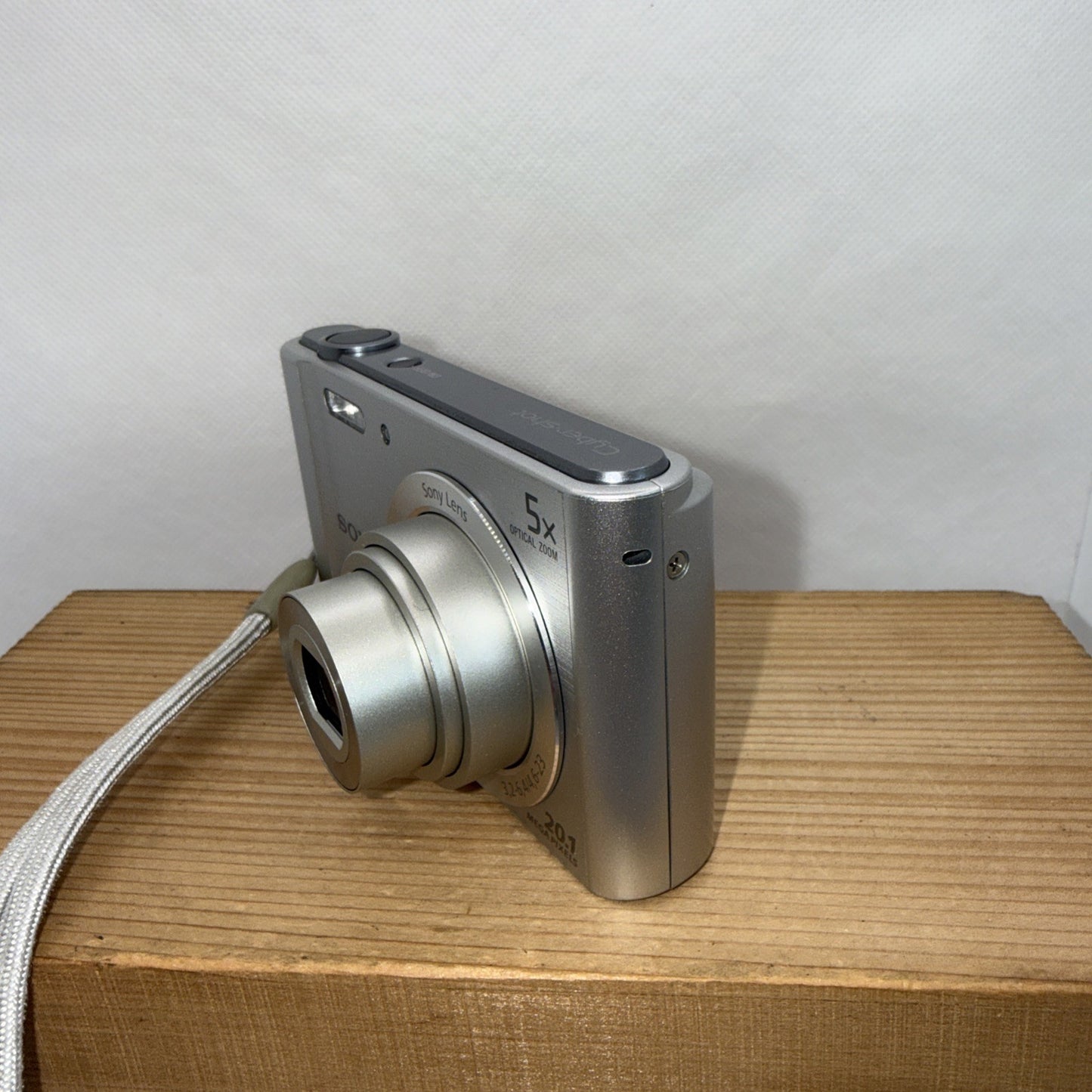 Sony Cyber-shot DSC-W800 20.1MP Digital Camera Charger Battery Case 16GB Tested
