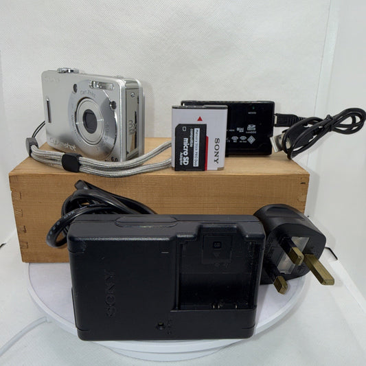Sony Cyber-shot DSC-W50 6MP Digital Camera Tested + Charger Battery Memory