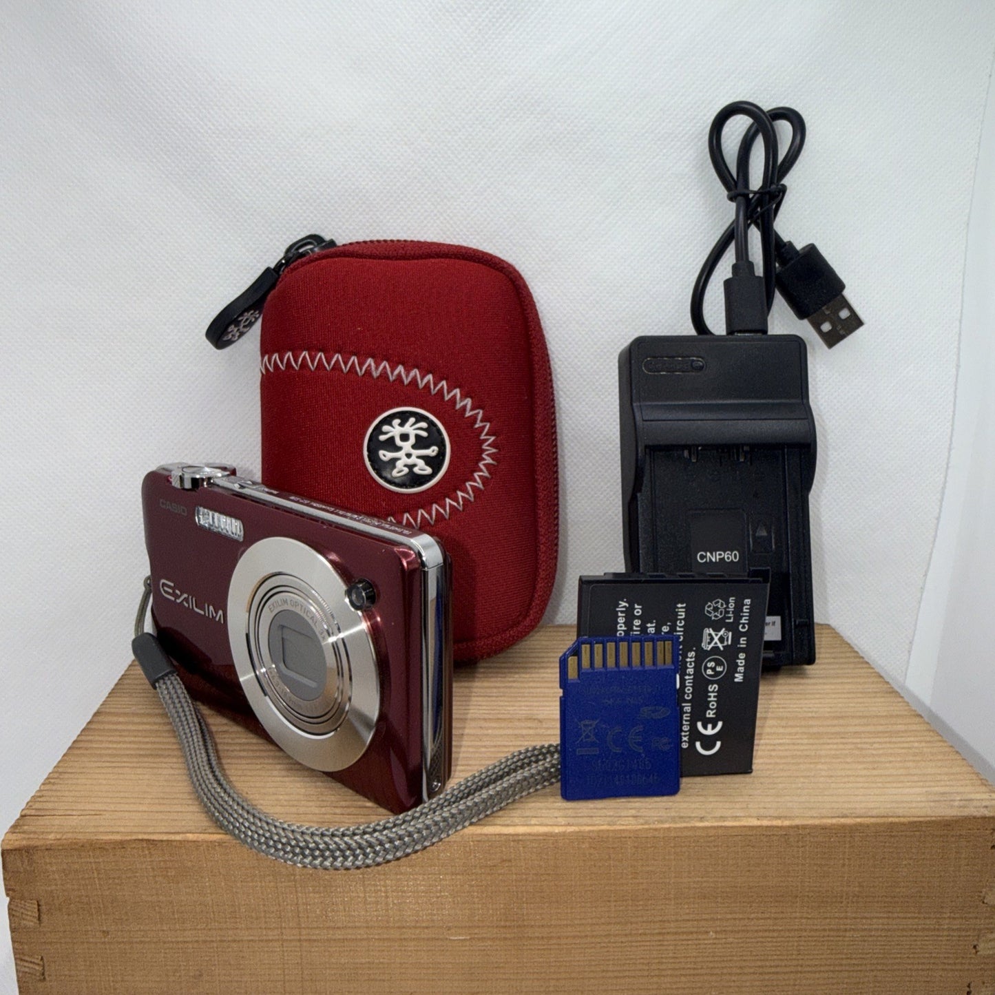 Casio Digital Camera Exilim EX-S10 10.1MP Tested + Charger Battery 2GB SD & Case
