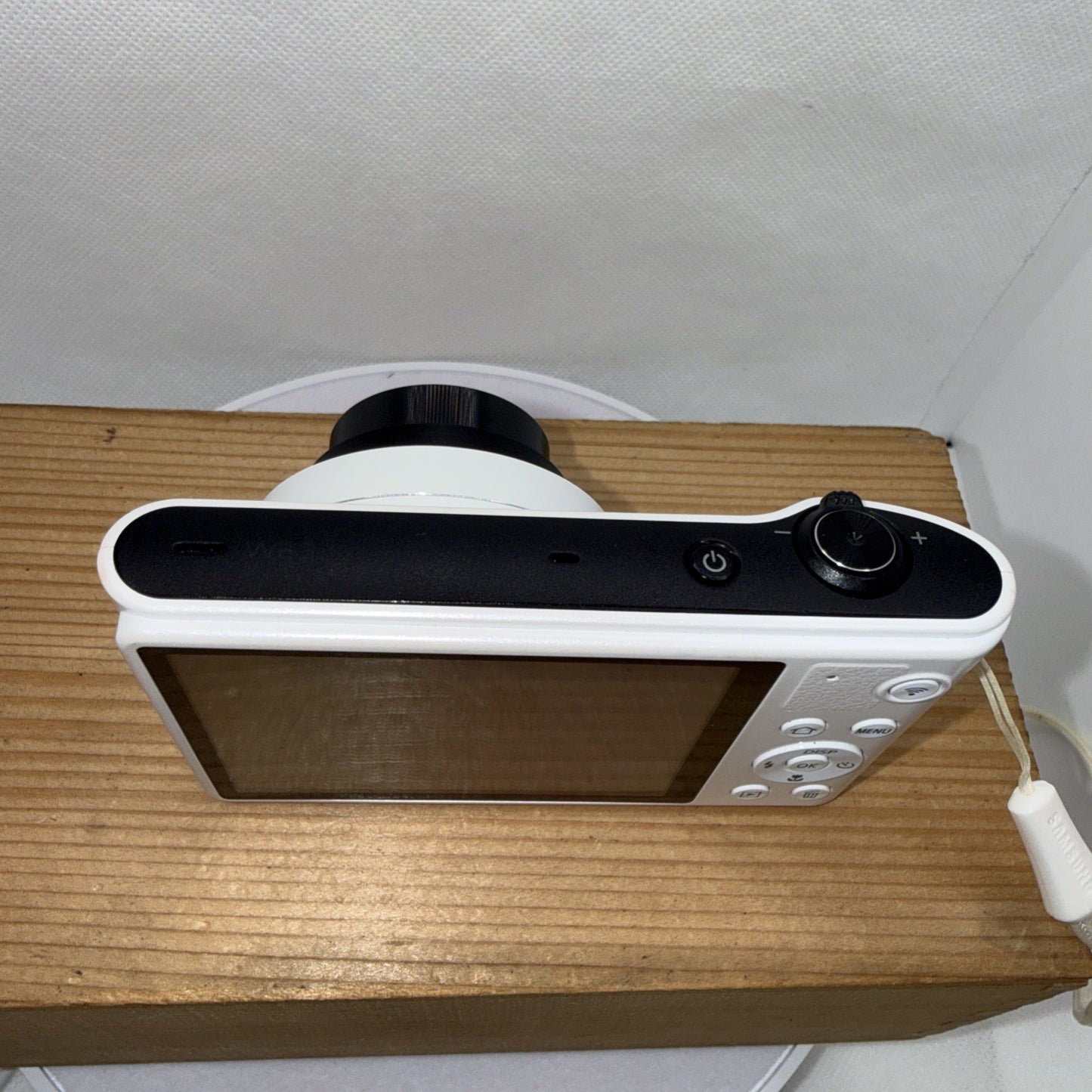Samsung WB31F WiFi Digital Camera 16.2MP White Tested with Battery And Charger