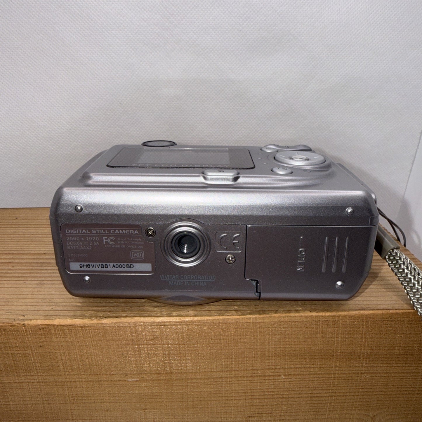 Vivitar Digital Camera Vivicam 3935 5.0MP Silver Tested Plus 1GB SD Memory Card