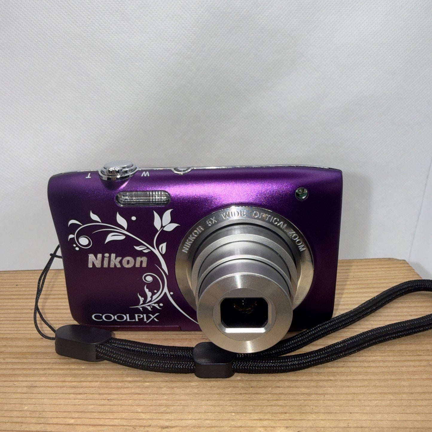 Nikon Coolpix S2900 20.1MP Purple Digital Camera + Battery & Charger
