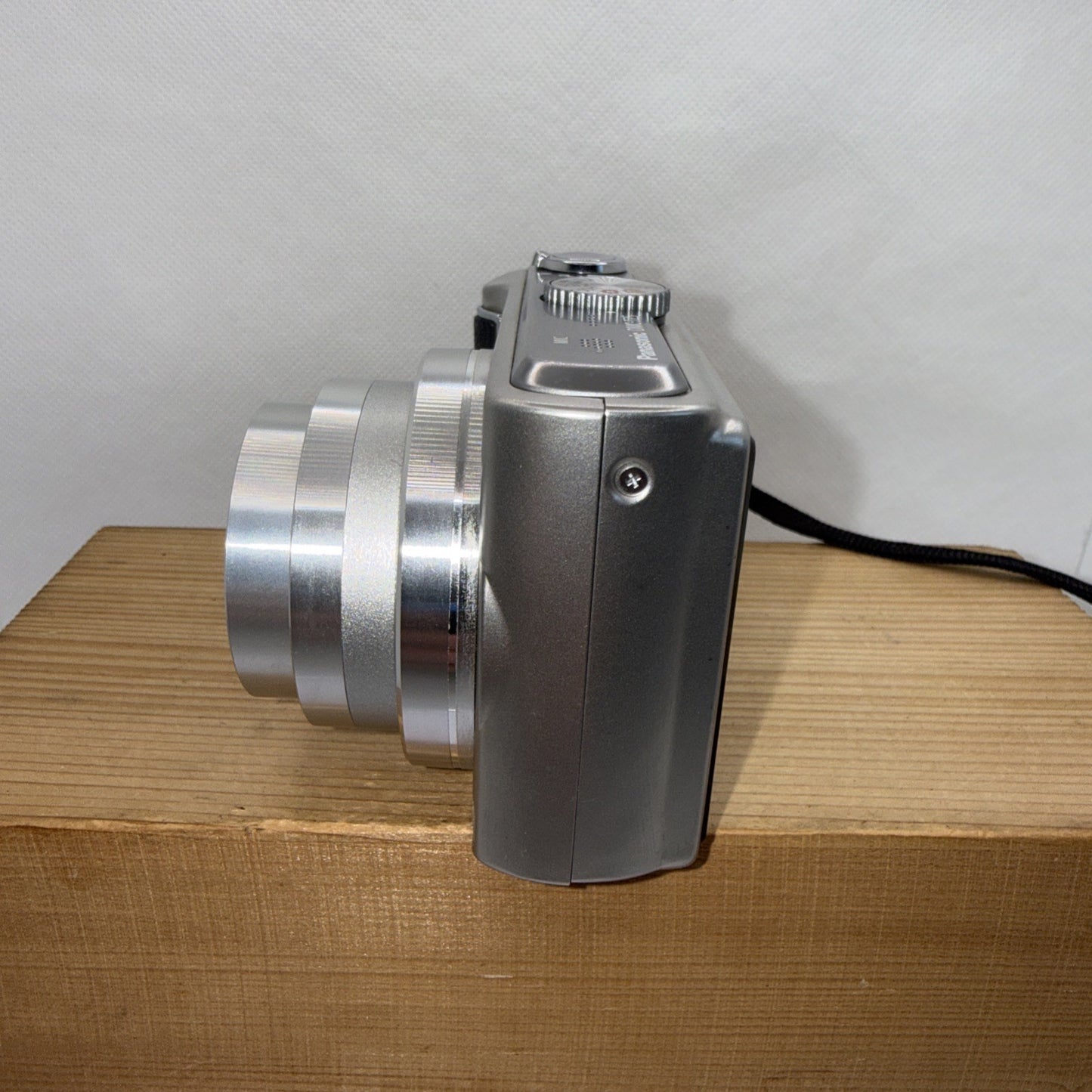 Panasonic Lumix DMC-TZ5 9.1MP Digital Camera Tested + Charger Battery 4GB SD VGC