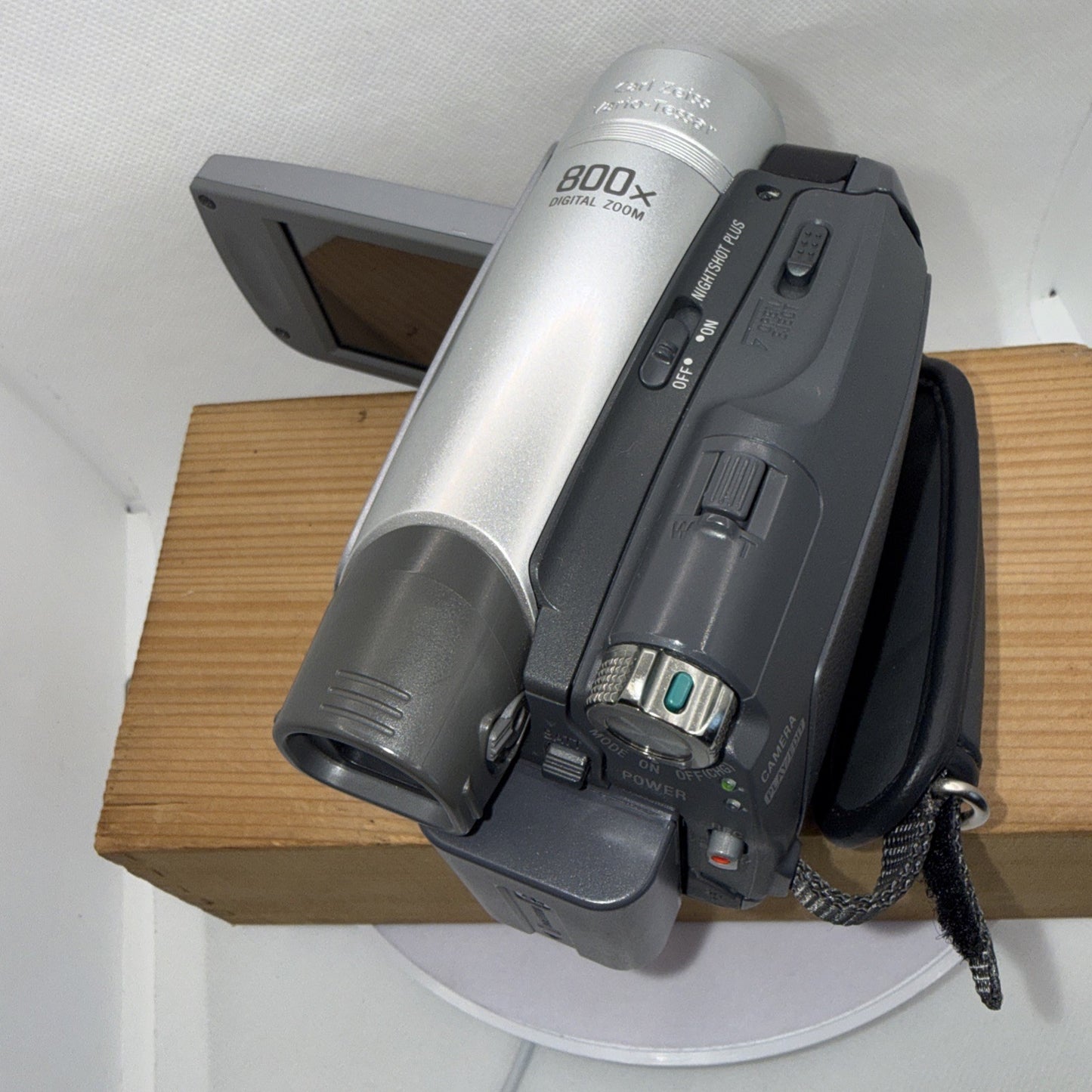 Sony DCR-HC28 NTSC / PAL MiniDV Handycam Camcorder 20x Zoom Video Camera Tested