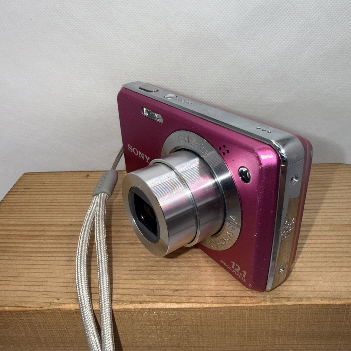 Sony Cybershot DSC-W220 Digital Compact Camera Working w/ 4x Optical Zoom Lens