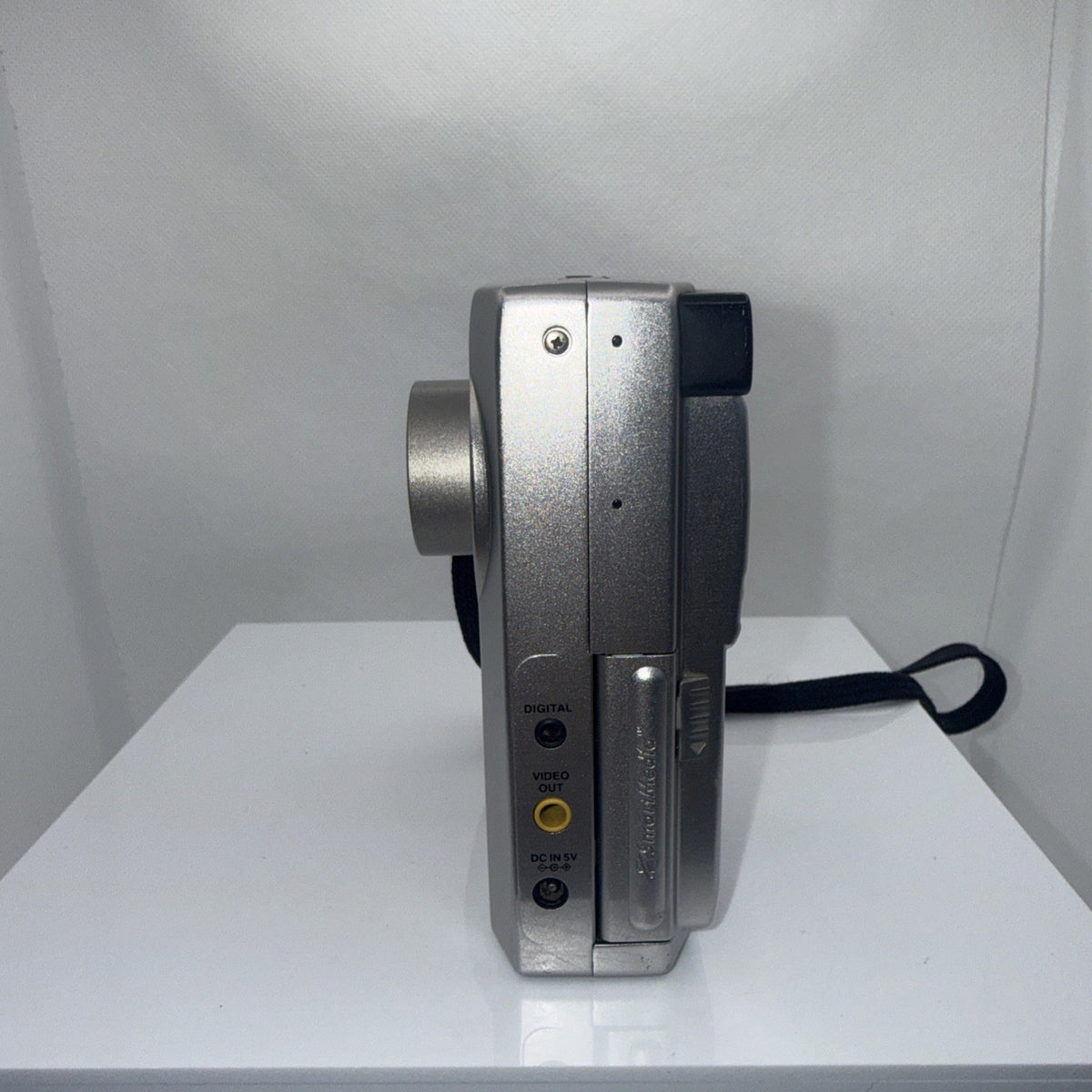 FujiFilm MX-1700 CCD 1.5MP L Digital Camera Tested + Charger Battery Memory