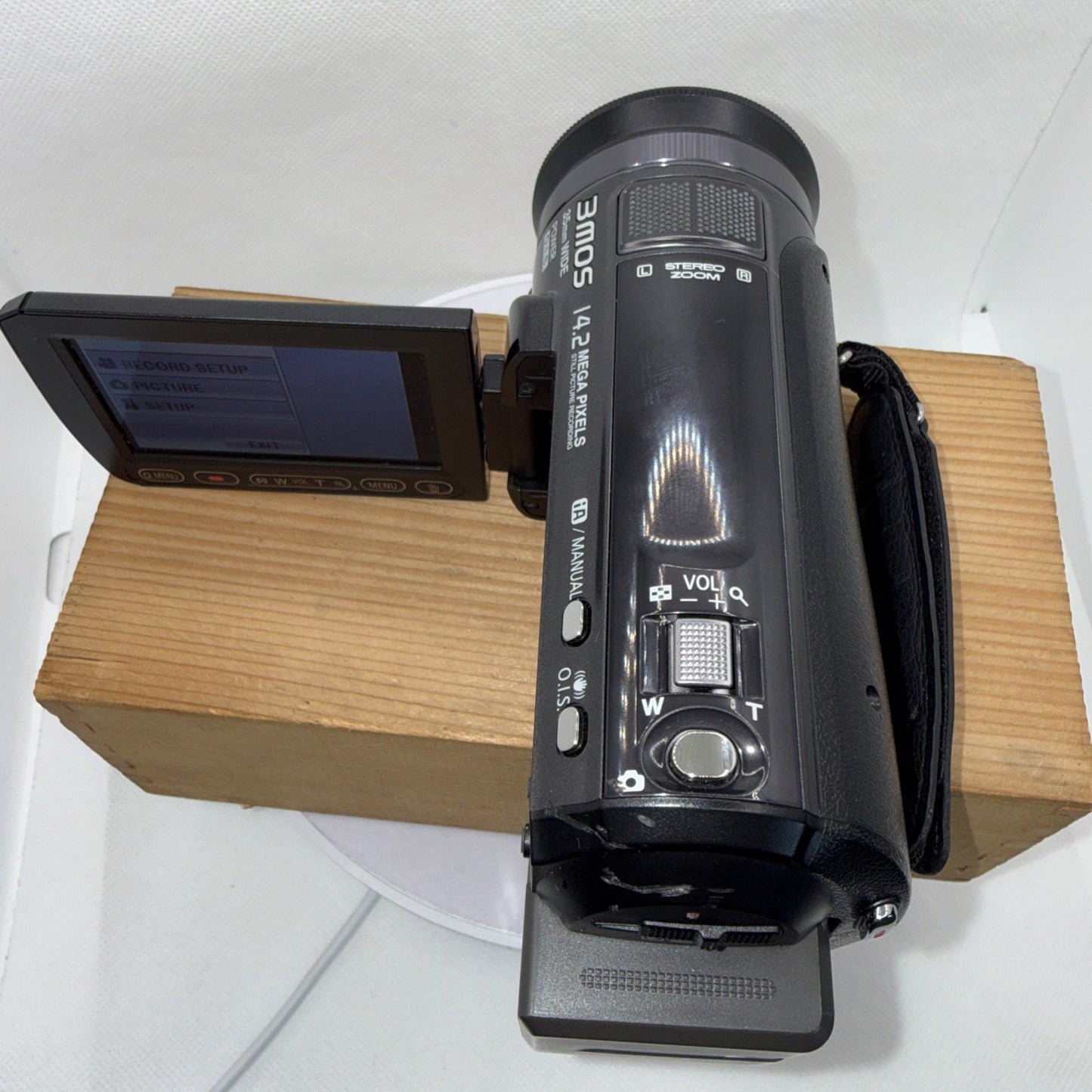 Panasonic HDC-SD200 12x Optical Zoom Full HD Camcorder + Charger Battery SD Case