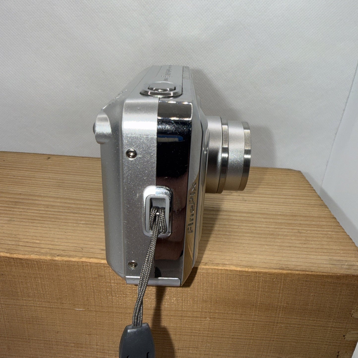 Fujifilm  FinePix A700 Digital Camera 7.3MP Tested + 256MB XD Card USB USB Cable