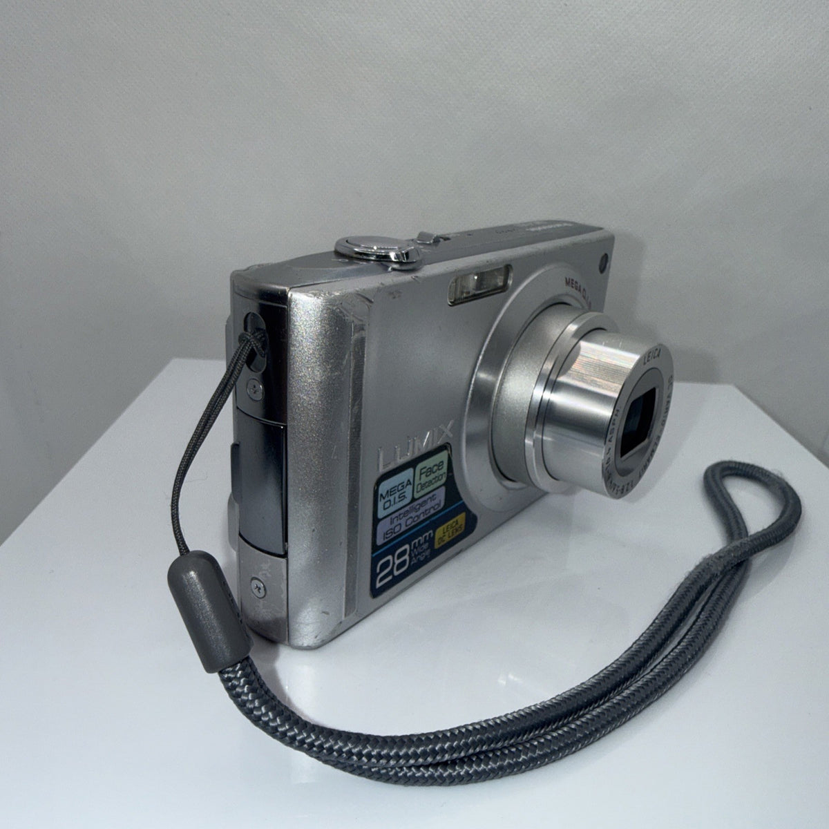 Digital Camera Panasonic Lumix DMC-FX55 8.1MP Tested + Charger Battery 2GB SD