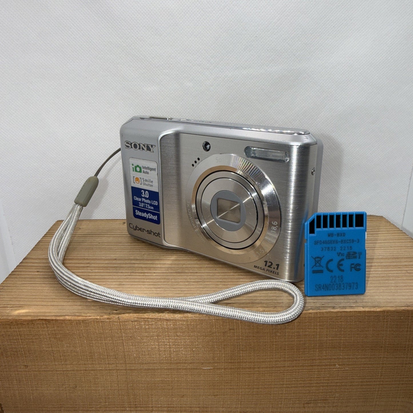 Sony Cyber-shot DSC-S2100 12.1MP Digital Camera Tested + 4GB SD Memory Card