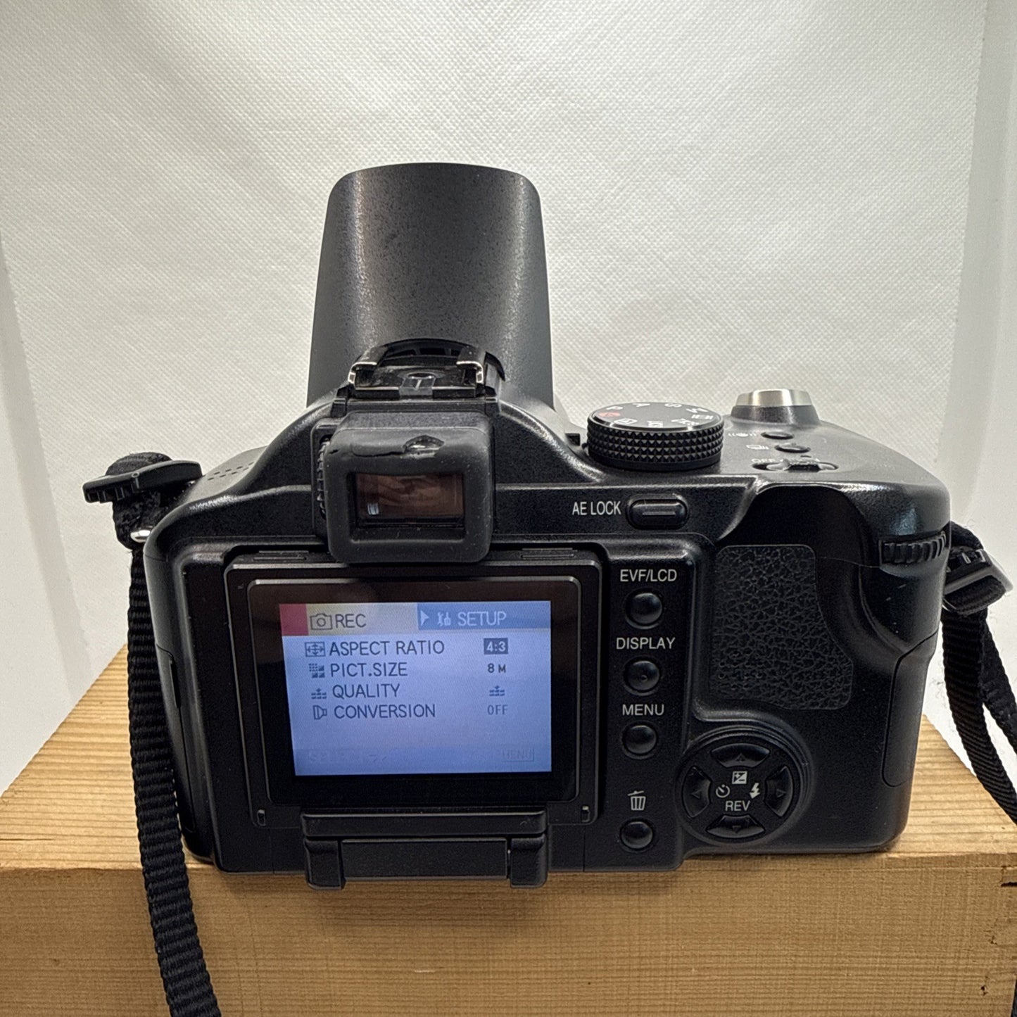 Panasonic Lumix DMC-FZ30 8MP Digital Camera Tested + Charger Battery SD Case