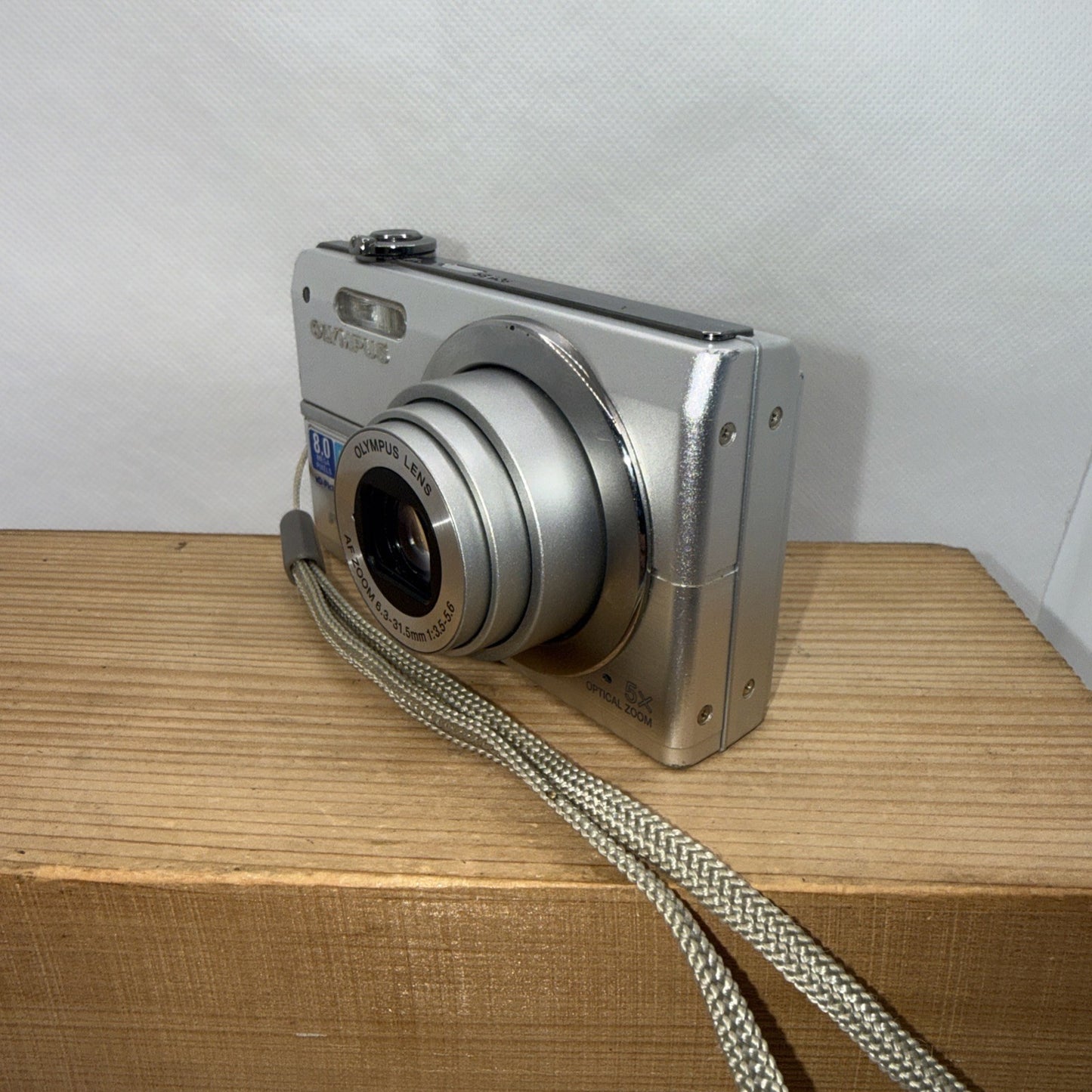 Olympus FE-370 8.0MP Digital Camera Working + Charger Battery Memory Case Retro