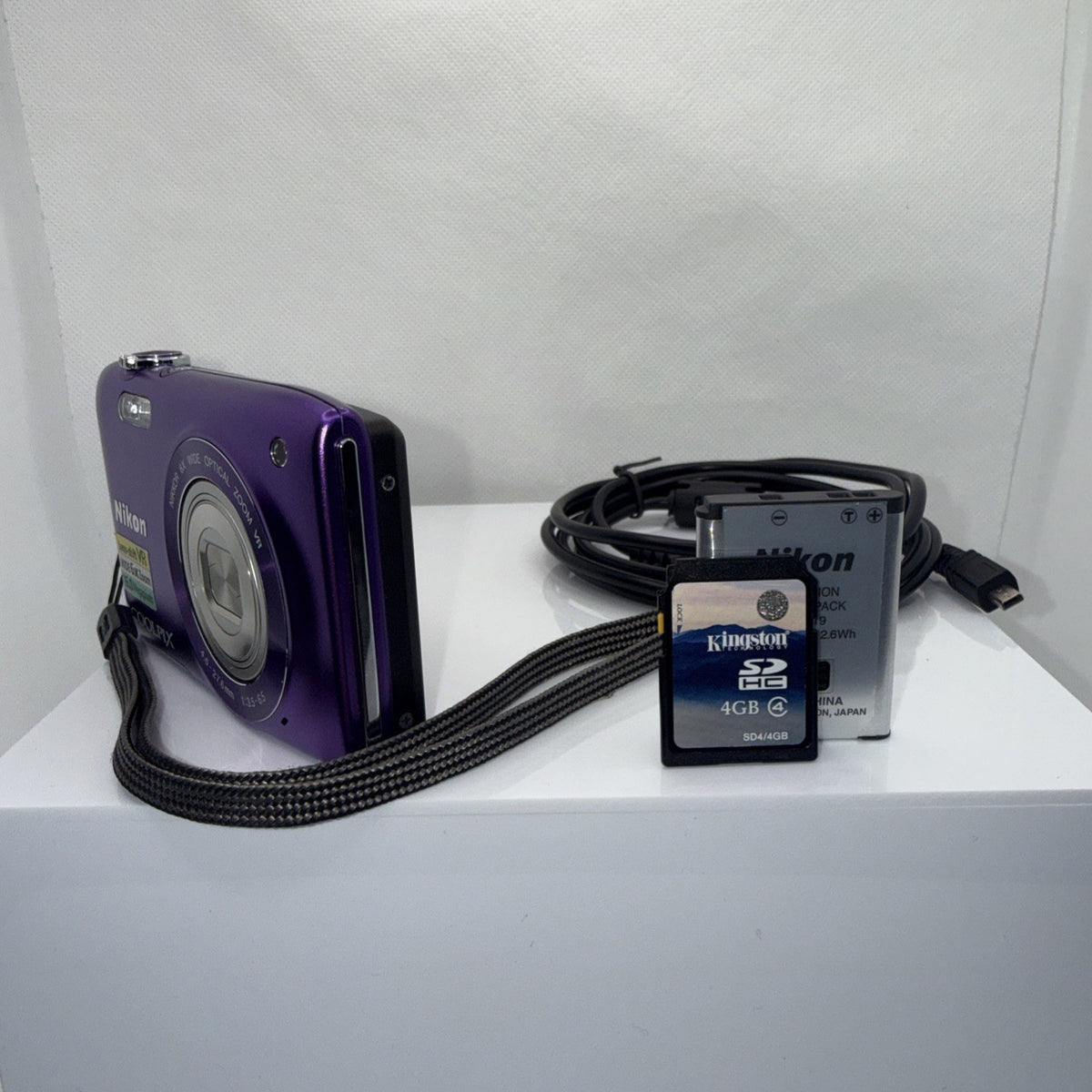 Digital Camera Nikon Coolpix S3300 16MP Purple Tested + Charger Battery 4GB SD