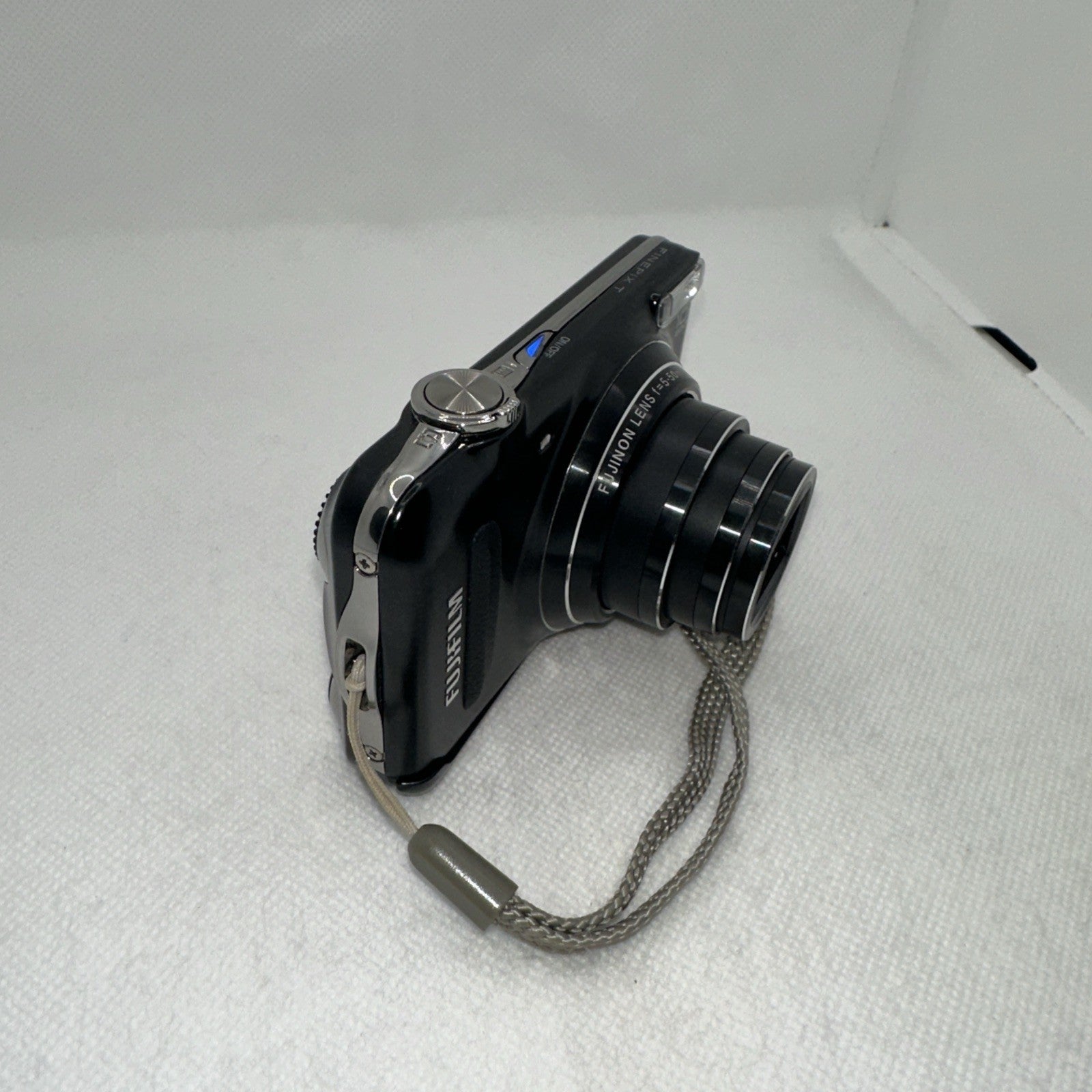 Fujifilm FinePix T200 14.0MP CCD Digital Camera Tested + Charger Battery 16GB SD1