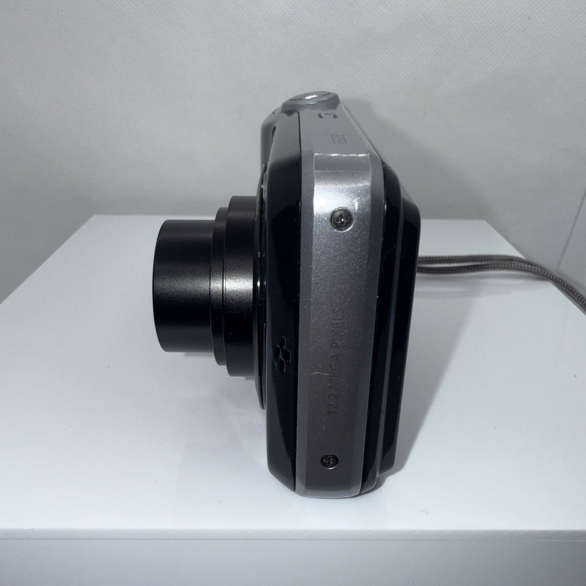 Digital Camera Samsung ES28 12.2MP Tested Working + Batteries Charger 4GB SD