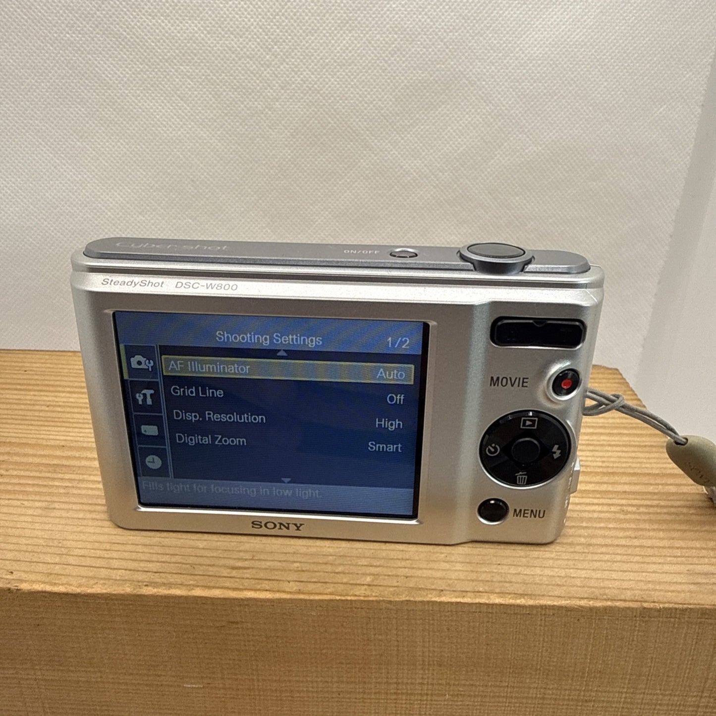 Sony Cyber-shot DSC-W800 20.1MP Digital Camera Charger Battery Case 16GB Tested