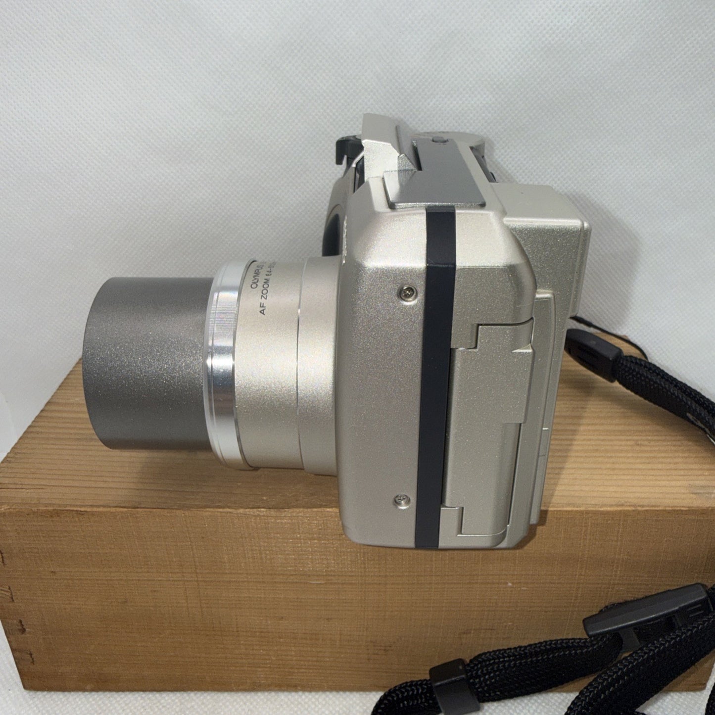 Olympus Digital Camera C-720 Ultra Zoom 3.0MP Tested Plus Memory Card Retro