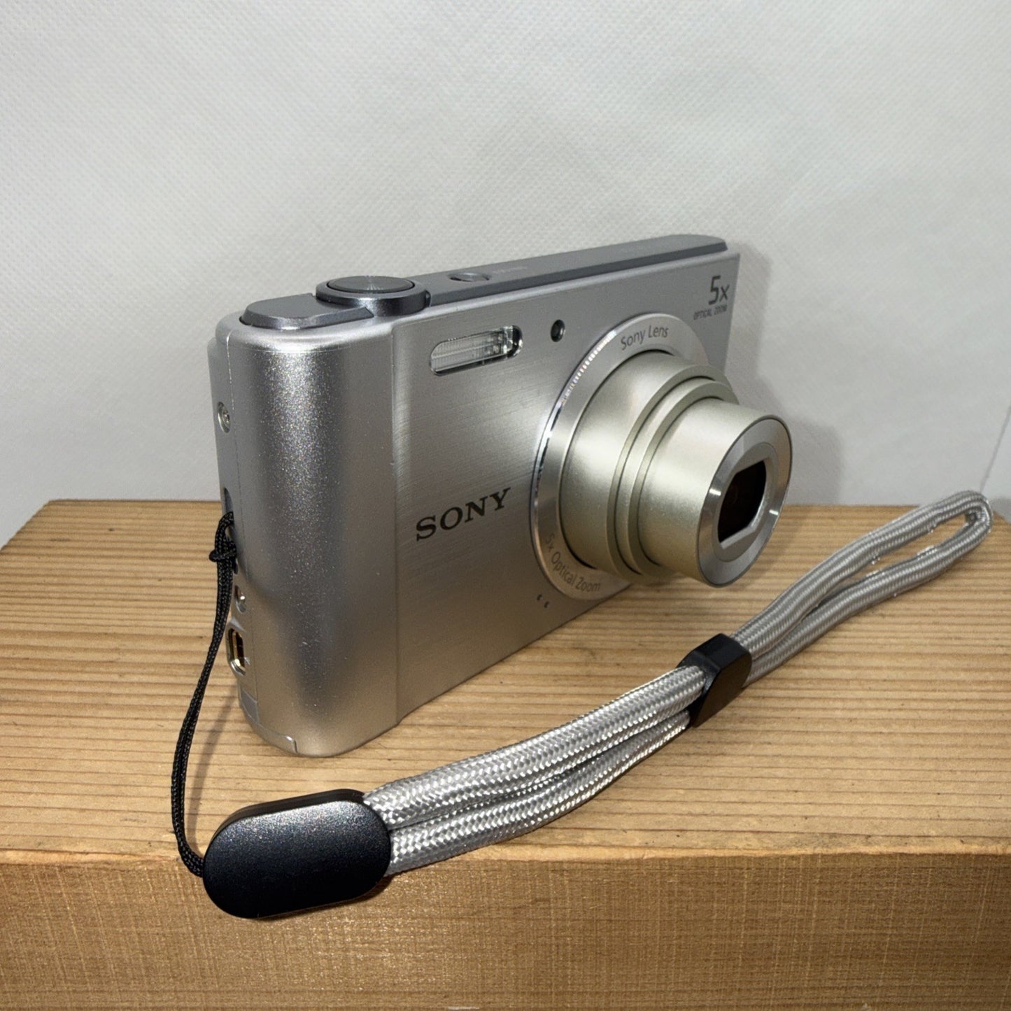 Sony Cybershot DSC-W800 20.1MP Digital Camera Tested + Charger Battery 16GB Case