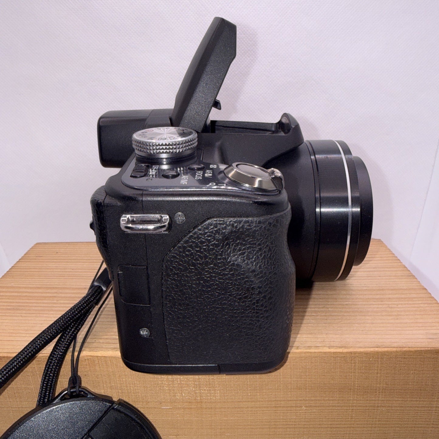 Panasonic Lumix DMC-FZ28 10MP Digital Bridge Camera Tested + Charger Battery 4GB
