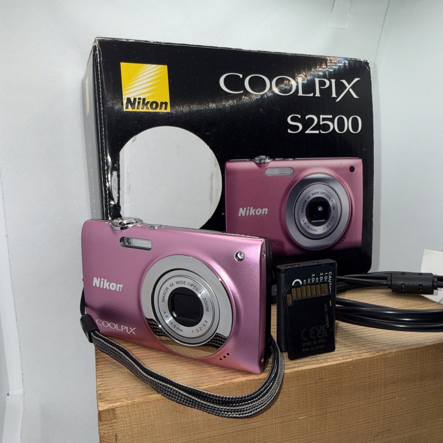 Nikon Coolpix S2500 Pink 12MP Digital Camera Tested + Charger Battery 8GB Boxed