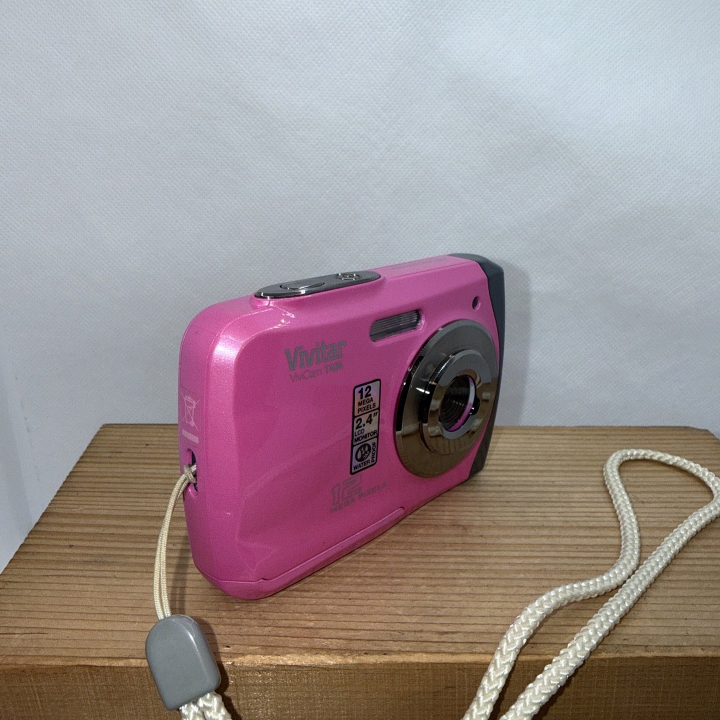 Vivitar Vivicam T426 12MP Digital Camera Pino Waterproof Tested + 2GB SD VGC