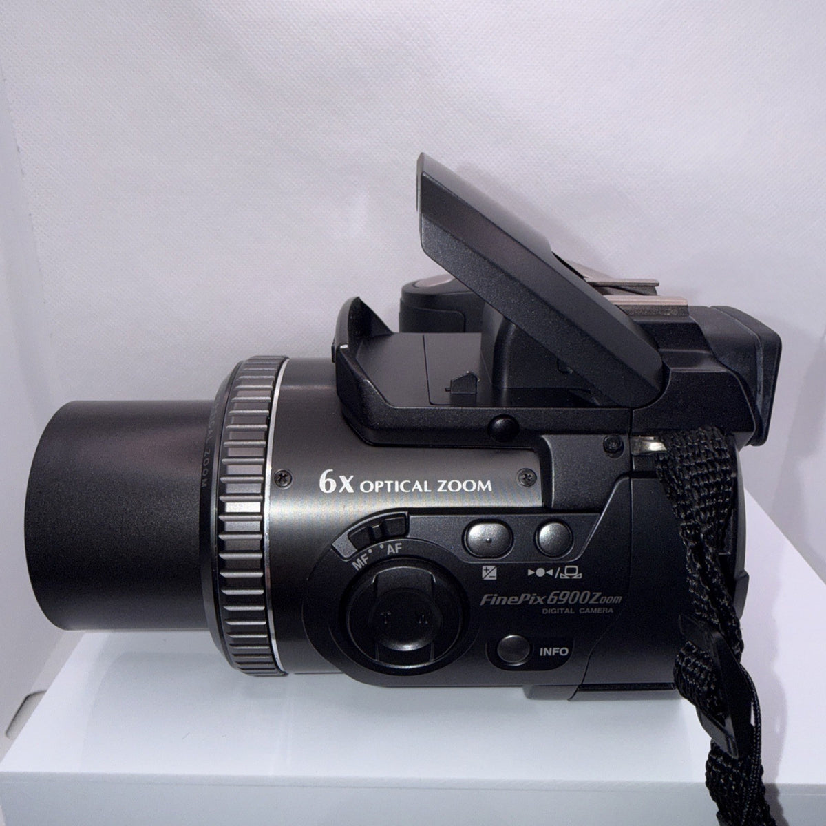 Fujifilm Finepix 6900 Zoom Digital Camera 3.3MP CCD Full Kit Tested Retro VGC