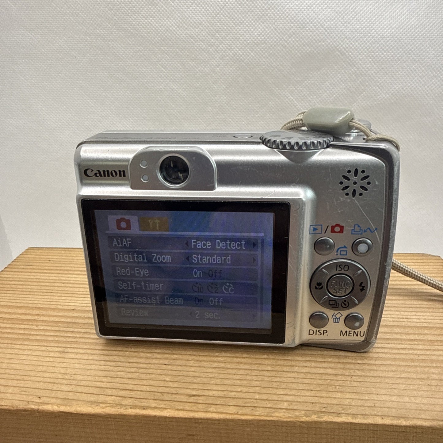 Canon PowerShot A560 7.1MP Digital Camera Tested + Charger Batteries 4GB SD Case