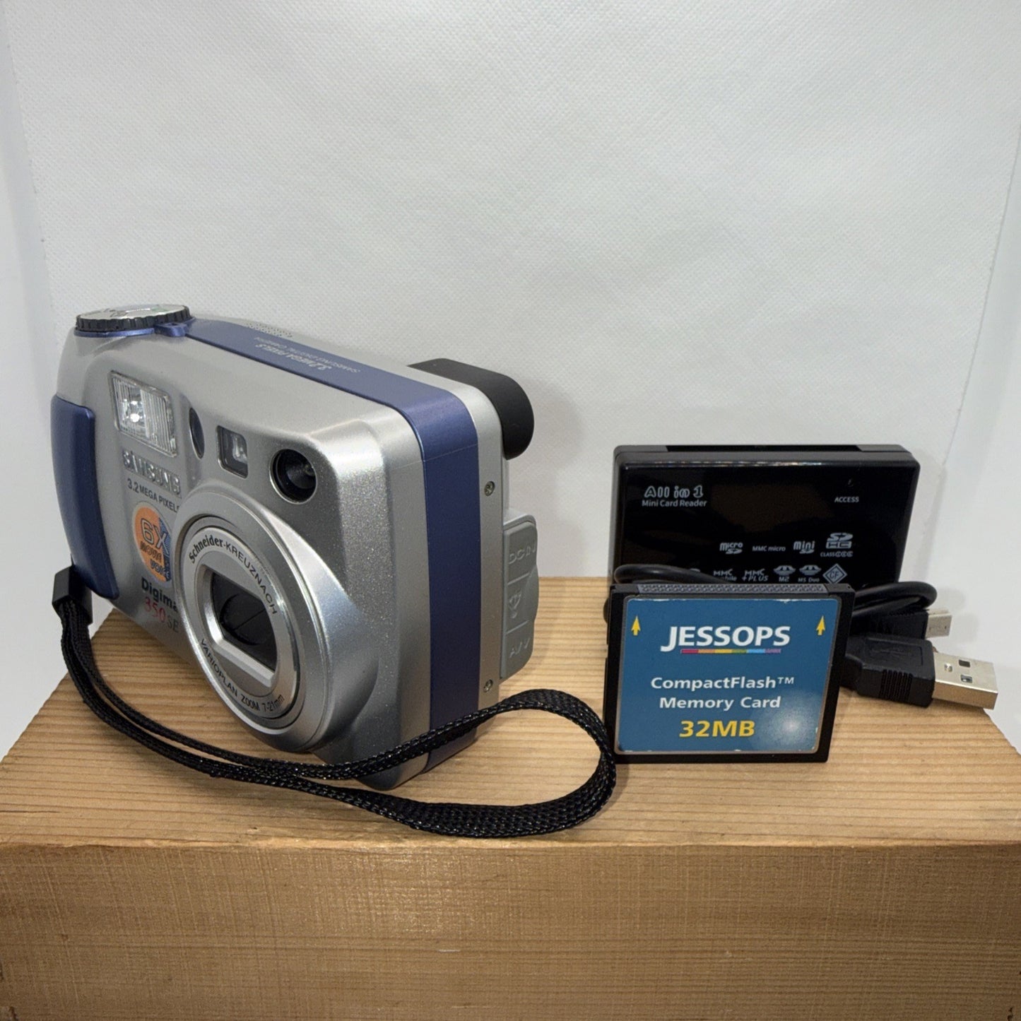 SAMSUNG DIGIMAX 350SE DIGITAL CAMERA 3.2MP TESTED + MEMORY AND FREE GIFTS RETRO