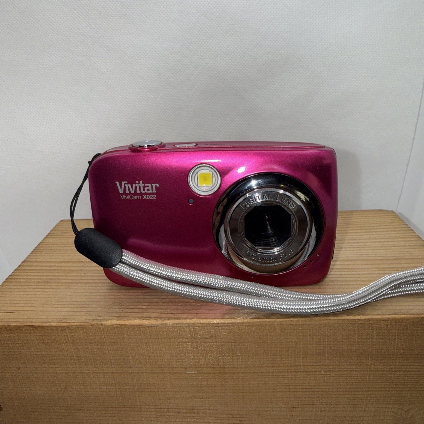Vivitar Vivicam X022 10.1MP Compact Digital Camera Pink Tested + 4GB SD Card