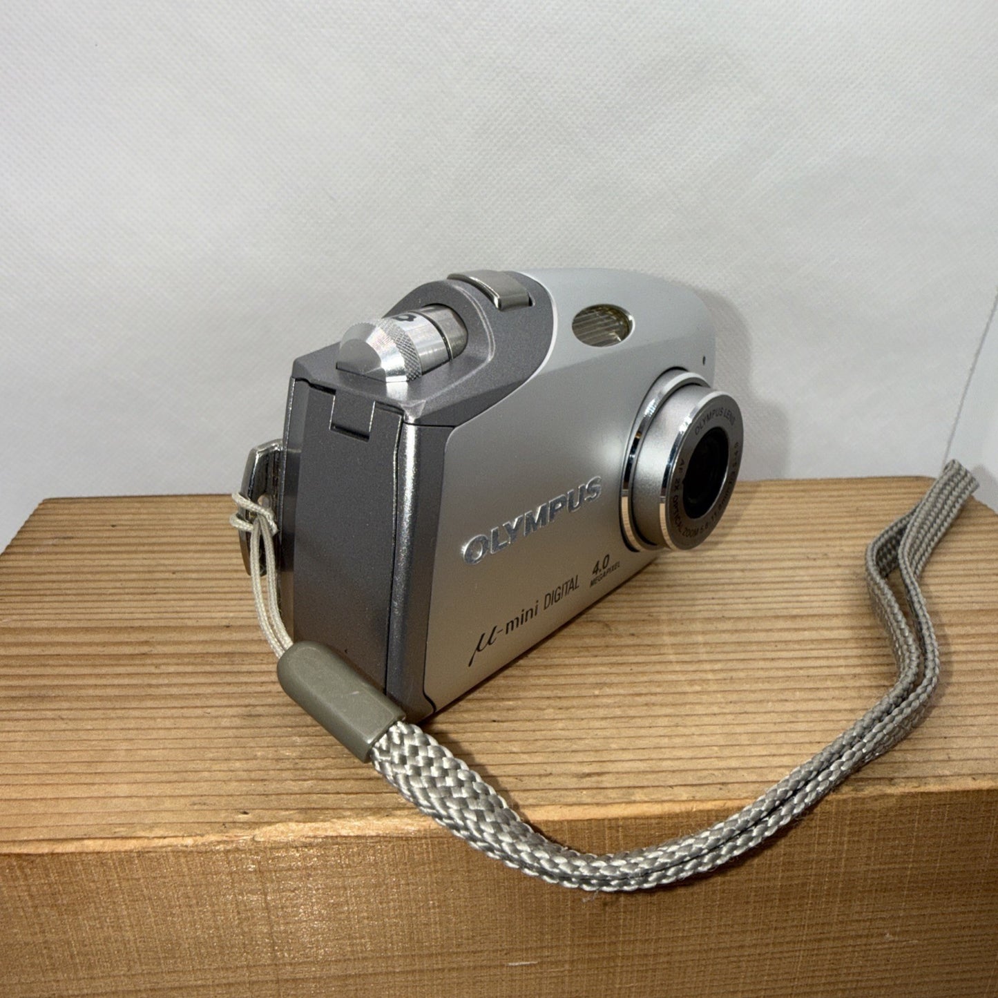 Olympus U Mini 4MP Digital Camera Tested Working + Charger Battery XD Card