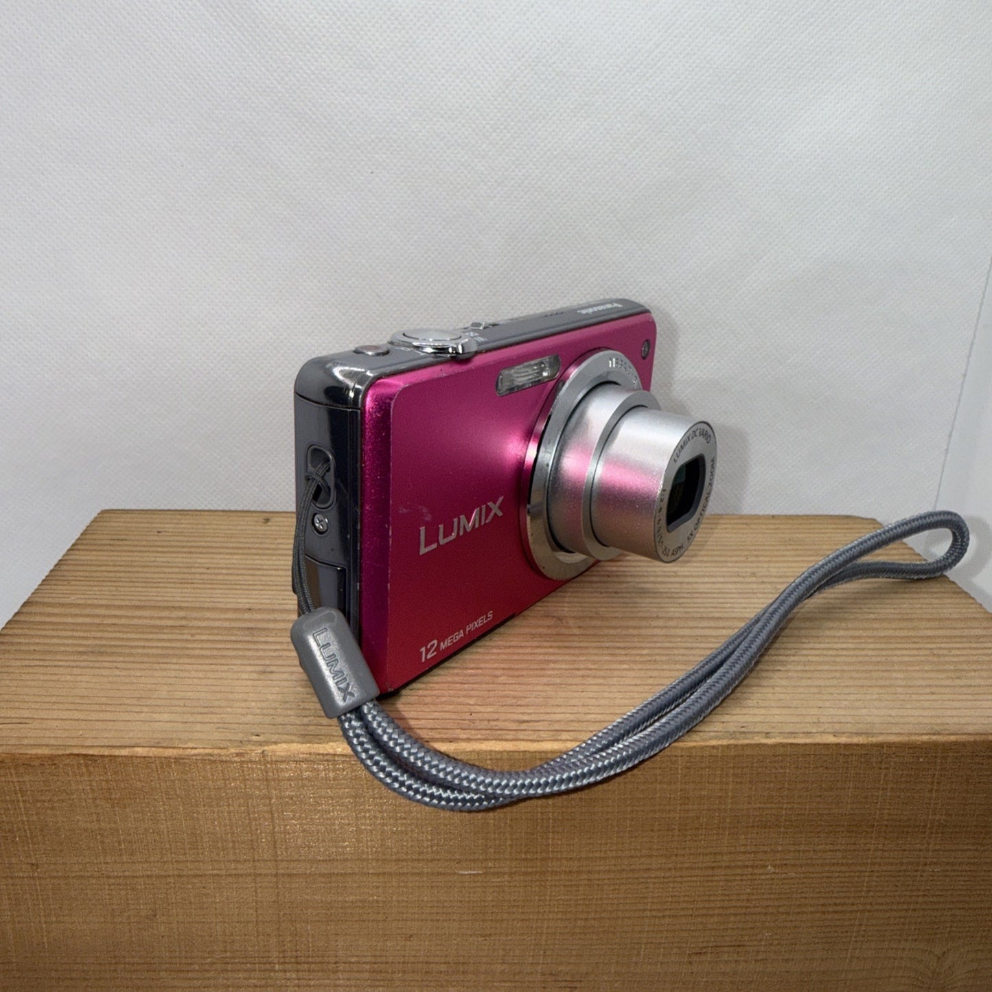 Panasonic Lumix DMC-FS10 Pink 12MP Digital Camera Tested + Charger Battery 4GB