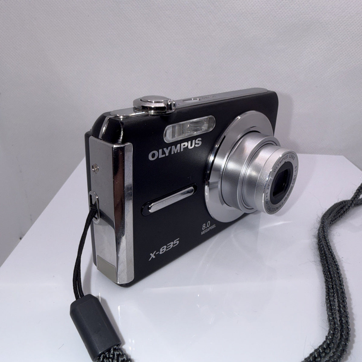 Olympus X-835 8MP Digital Camera Tested + Charger Battery Memory Case VGC