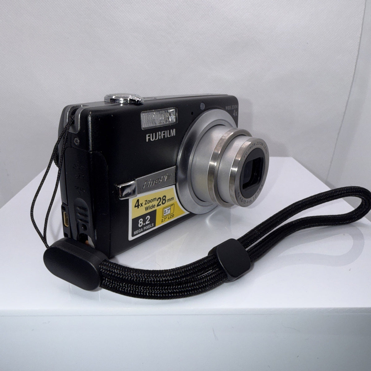 Fujifilm FinePix F480 Digital Camera 8.2MP Tested + Charger Battery Memory