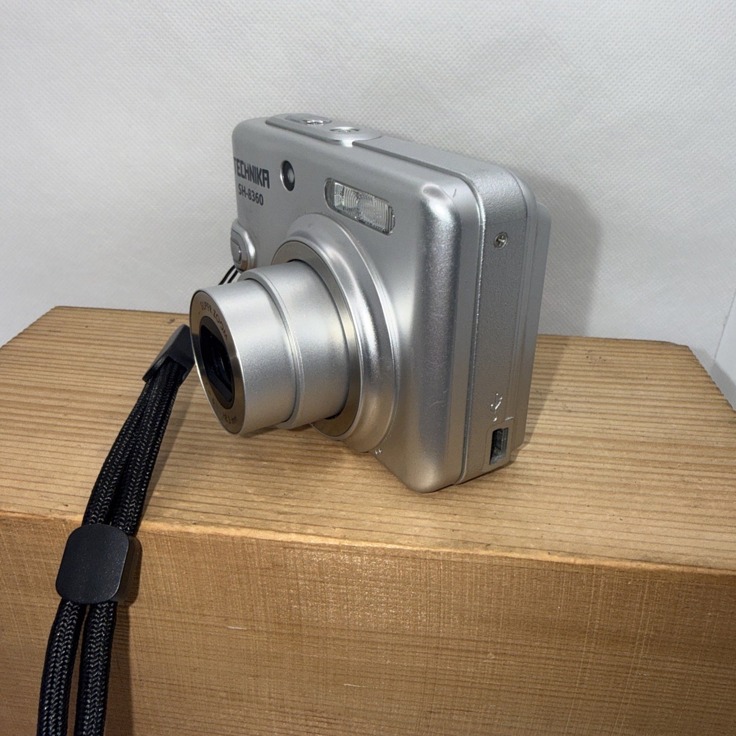Technika SH-8360 8.0MP Digital Camera Tested Working Plus 4GB SD Card Retro