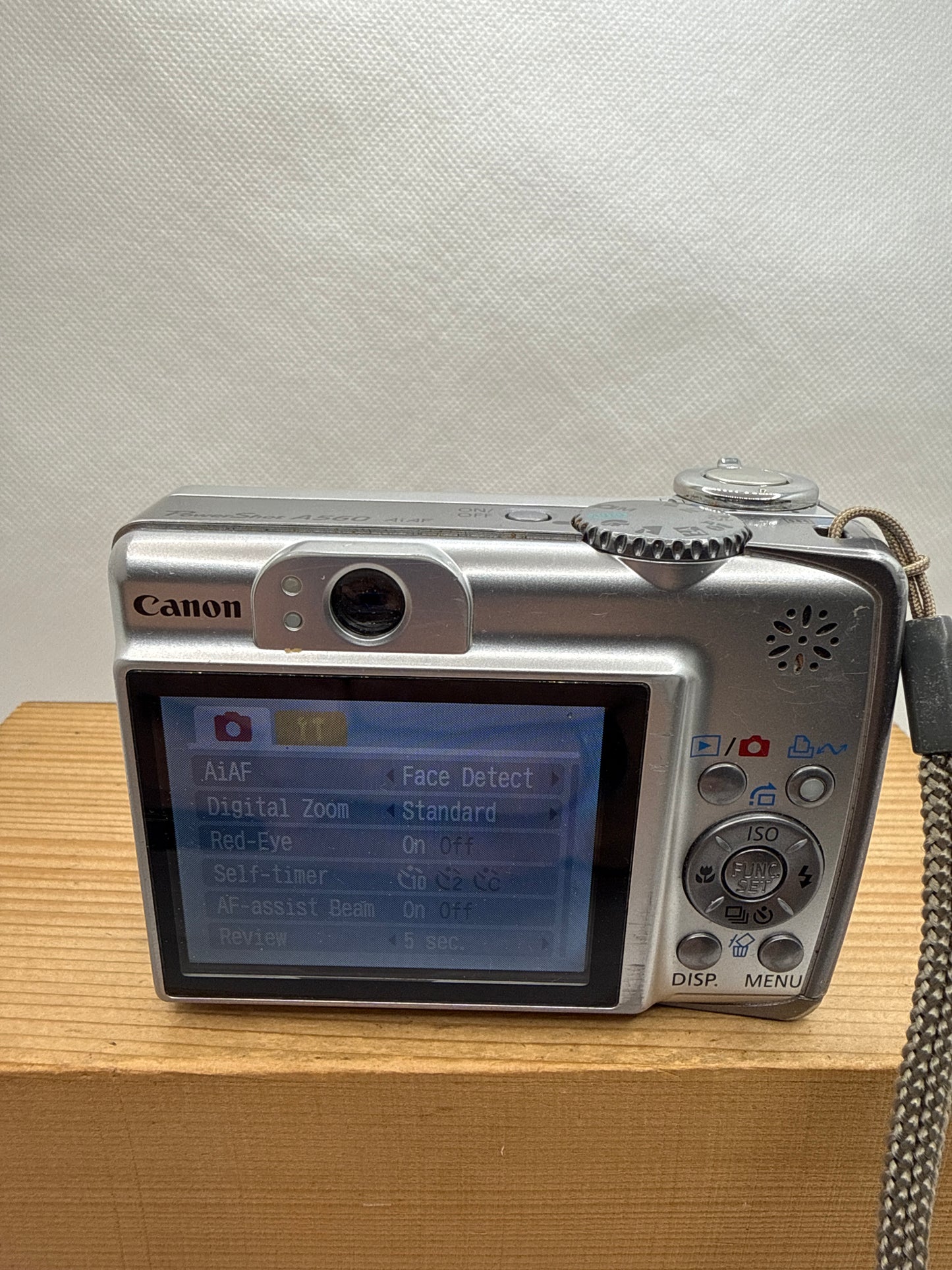 Canon Powershot A560 7.1MP Digital Camera Tested Working + Charger Battery & 4GB SD Card