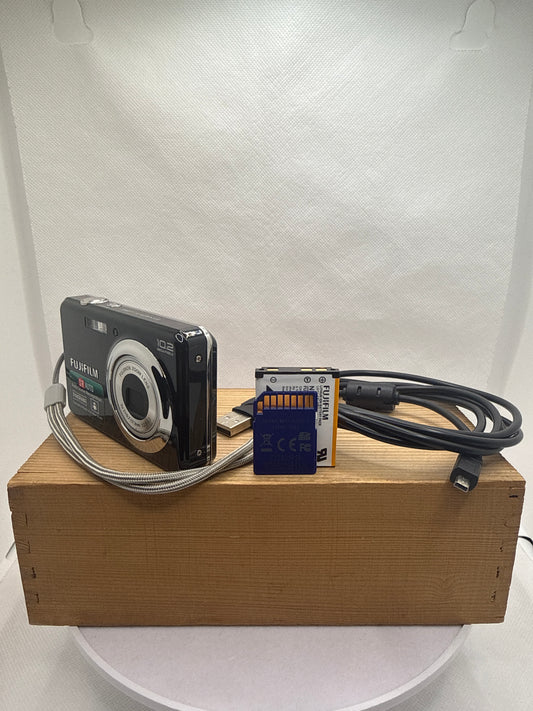 Fujifilm J28 10.2MP Digital Camera Tested Working + Charger Cable Battery & 4GB SD Memory Card
