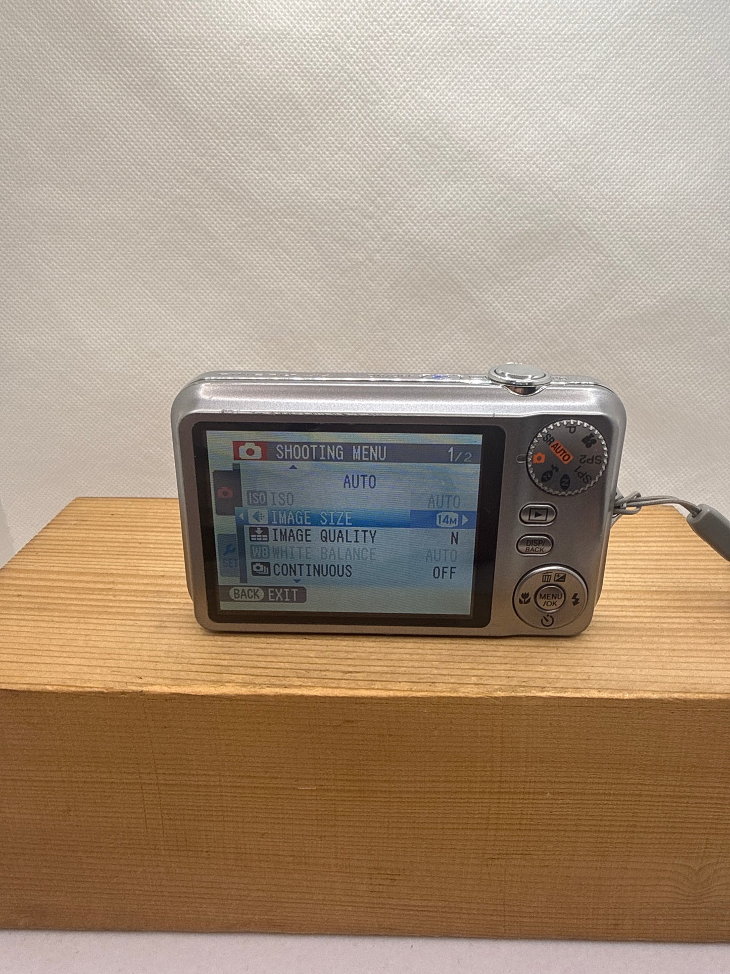 Fujifilm JV150 14MP Digital Camera Tested Working + Charger Battery & 4GB SD Memory Card
